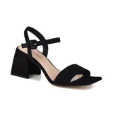 Sandalias de tacón alto Marco Donatti, color negro, con tira ancha sobre los dedos, pulsera con hebilla al tobillo y tacón cuadrado.