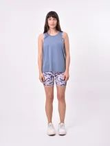 Musculosa deportiva azul con espalda estilo nadador.