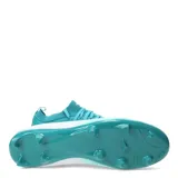 Championes de fútbol Umbro modelo Vibe HG para hombre, color negro con detalles gráficos en gris. Cuentan con capellada sintética resistente, cierre de cordones y suela con tapones diseñada para superficies de césped natural o artificial.