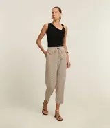 Pantalón fluido de crepé con estampado geométrico, cintura alta con elástico y lazo.