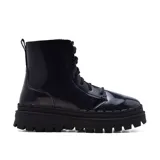 Botas Skechers Jammers Cool Blocker negras de caña media, con cordones y plataforma gruesa. Fabricadas en charol sintético con cierre lateral de cremallera, forro de piel sintética y plantilla Skechers Air-Cooled Memory Foam.