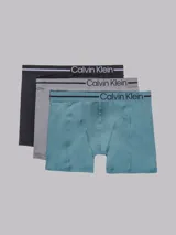 Pack de tres bóxer brief de Calvin Klein, en colores negro, gris y celeste, con cintura elástica con el logo de la marca.