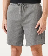Bermuda de algodón piquet gris con cintura elástica y cordón de ajuste.