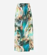 Pollera midi de viscosa con cintura elástica, lazo ajustable y estampado abstracto con efecto de manchas.