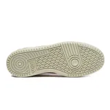 Championes Fila Acd Classic de gamuza color rojo con detalles en blanco.