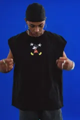 Musculosa negra oversize de algodón con estampado de Mickey Mouse con auriculares y elementos de discoteca.