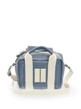 Bolso de cuero color azul, con asas de cuero y lona, interior con cuatro bolsillos y llavero con mosquetón.