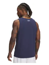 Musculosa deportiva Under Armour Sportstyle Logo Tank, color blanco con logo negro estampado en el frente.