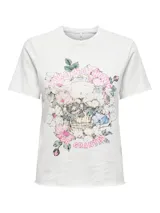 Remera blanca de algodón con cuello redondo y mangas cortas. Estampado frontal de calavera con flores y texto "Take nothing for granted".