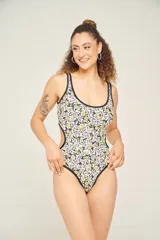 Malla entera con estampado floral multicolor, espalda acordonada y cavado trasero intermedio.