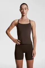 Bikers deportivas de tiro alto en tejido funcional con tecnología SoftMove™ y DryMove™.