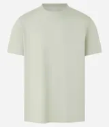 Remera de hombre color verde grisáceo, de manga corta y cuello redondo, confeccionada en algodón peruano.