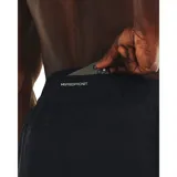 Short deportivo Under Armour Launch Pro 5, color gris oscuro, de corte holgado y largo a medio muslo.