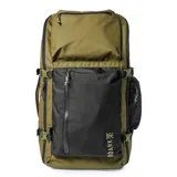Mochila de viaje verde y negra de 55 litros con múltiples compartimentos, correas de compresión, panel trasero ergonómico, bolsillo para laptop y bolsillo oculto para pasaporte. Marca Roark. Modelo 5 Day Mule.