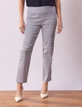 Pantalón de gabardina estampada a cuadros, marca Hope & Harlow. Modelo recto con pretina ancha elastizada.