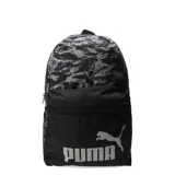 Mochila Puma Phase AOP negra con estampado camuflado en la parte superior y logo de la marca en blanco en la parte inferior.