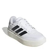 Championes Adidas Courtblock blancos con plataforma y las tres tiras clásicas en negro.