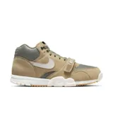 Championes Nike Air Trainer 1 color verde con detalles en gris y blanco.