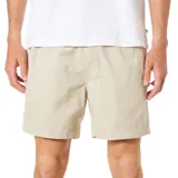 Bermuda color beige con textura tipo waffle, de corte recto y largo a la rodilla. Cuenta con cintura elástica y cordón ajustable.