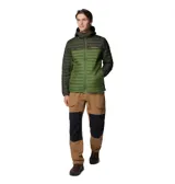 Campera Columbia con capucha, color verde oliva en la parte superior y gris claro en la parte inferior. Cuenta con cierre frontal, bolsillos laterales con cierre y logo de la marca en el pecho.
