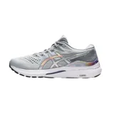 Championes Asics Gel-Kayano 28 Platinum color gris con detalles iridiscentes. Diseñados para running, ofrecen amortiguación y estabilidad.
