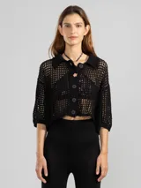 Pantalón italiano tejido en 100% algodón, color crudo, con punto abierto en la parte inferior y corte estilo Oxford.