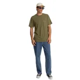 Remera verde militar de manga corta con bolsillo en el pecho con detalle de guarda pampa.