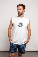 Musculosa blanca con estampado de una moto y texto 'MOTO COMMUNITY'.