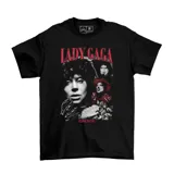 Remera negra de algodón con estampado de imágenes de Lady Gaga en diferentes etapas de su carrera.