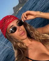 Gorro tipo casquete tejido a crochet con lentejuelas, talle único y tejido a mano.