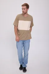 Camiseta de manga corta color beige con bloque central color crema y logo "Originals" estampado en relieve.