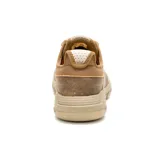 Zapatillas Caterpillar Hex Lite Leather color marrón, de estilo casual y liviano, con capellada de cuero flor, forro interno de materiales reciclados, plantilla de espuma PU, suela de EVA y ajuste con cordones.