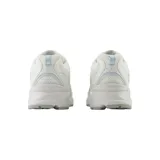 Championes urbanos New Balance modelo U530, color blanco con detalles en celeste y gris, confeccionados en malla y cuero sintético, con logo "N" característico en los laterales y entresuela ABZORB.