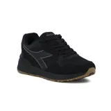 Zapatillas deportivas color negro, con detalles en gris y suela de goma para mayor tracción.