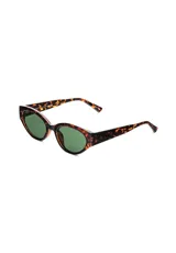 Lentes de sol Eco Shades modelo Bello con montura de acetato biodegradable color carey y lentes verdes de PMMA reciclado.
