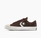 Championes Converse Star Player 76 de gamuza color chocolate con logo estrella y chevron en blanco.