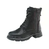 Bota de cuero negro con cordones, cierre lateral y suela track.