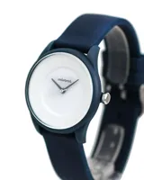 Reloj Mistral deportivo con correa de silicona azul y esfera blanca con agujas plateadas.