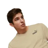 Remera color ladrillo de corte clásico con logo Puma pequeño estampado en el pecho, del lado izquierdo.