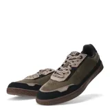 Championes Caterpillar Pause Retro Leather de estilo urbano, color verde oliva con detalles en negro y marrón claro.