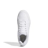Championes Adidas Hoops 3.0 Bold de cuero sintético blanco con plataforma. Diseño de corte bajo con las tres tiras clásicas de Adidas en los laterales y suela de goma.