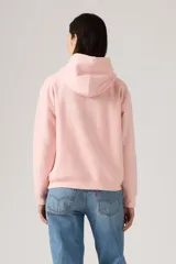 Buzo hoodie rosa con cordones ajustables y bolsillo tipo canguro.