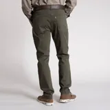 Pantalón de jean color borgoña, corte slim fit, con tecnología Natural Flex y diseño vintage.