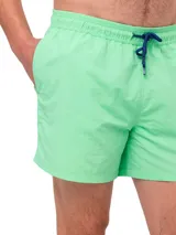 Short de baño azul eléctrico con cintura elástica y cordón ajustable.