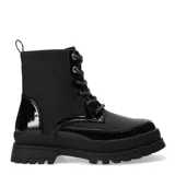 Bota corta acordonada color blanco con suela track y cierre lateral.