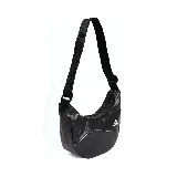Bandolera Adidas negra con logo blanco.