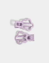 Set de dos hebillas para el pelo con forma de flor esmaltada color lila.