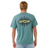Remera verde de manga corta con logo de Rip Curl estampado en el pecho.