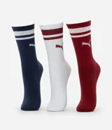 Pack de tres pares de medias de caña media Puma, con diseño a rayas horizontales en el borde superior y logo de la marca en el lateral. Incluye un par azul marino con rayas blancas, un par blanco con rayas bordó y un par bordó con rayas blancas.