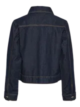 Chaqueta de denim azul oscuro con cuello camisero, cierre frontal con botones en forma de corazón, bolsillos delanteros y costuras en contraste color ocre.